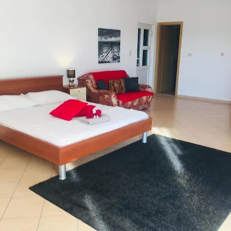 Studio Trogir Laura *